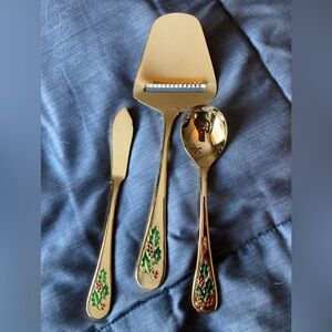 Holly Berry Gold Plated 3 Piece Serving Set